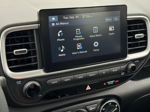 Used 2026 Hyundai Venue SE image 23