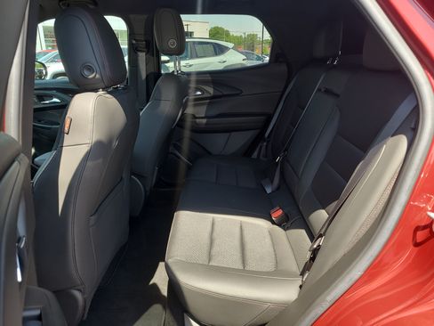 Used 2022 Chevrolet TrailBlazer RS w/ Technology Package FWD image 27