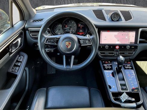 Used 2022 Porsche Macan Base image 8