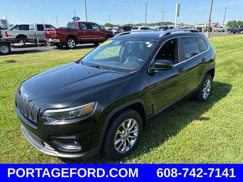 Used 2019 Jeep Cherokee Latitude Plus w/ Comfort/Convenience Group AWD/4WD image 5