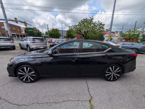 Used 2022 Nissan Altima 2.5 SR FWD image 9