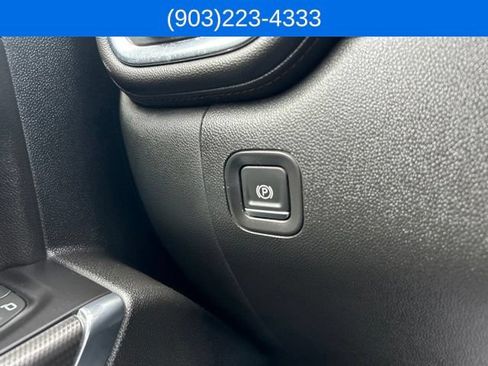 Used 2022 GMC Sierra 2500 AT4 w/ AT4 Preferred Package AWD/4WD image 23
