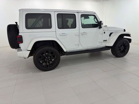 Used 2021 Jeep Wrangler Unlimited Sahara AWD/4WD image 6