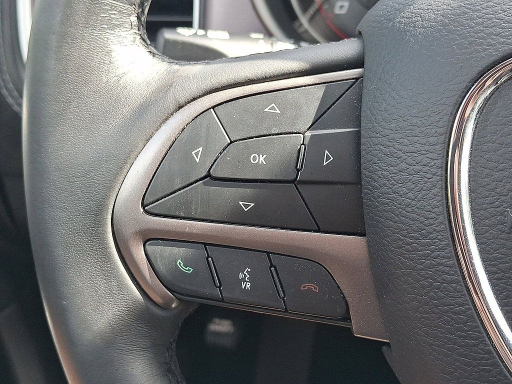 Used 2019 Dodge Charger SXT w/ Plus Group RWD image 17