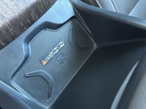 Used 2022 GMC Canyon Denali image 29