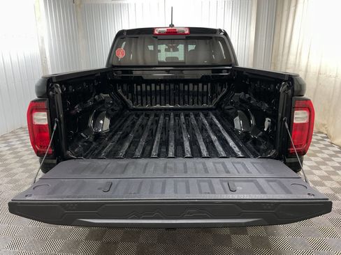 Certified 2024 GMC Canyon AT4 w/ Technology Package AWD/4WD image 45