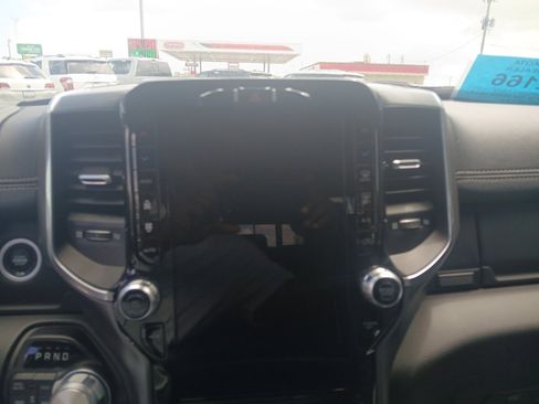 Used 2023 RAM 1500 Laramie AWD/4WD image 9