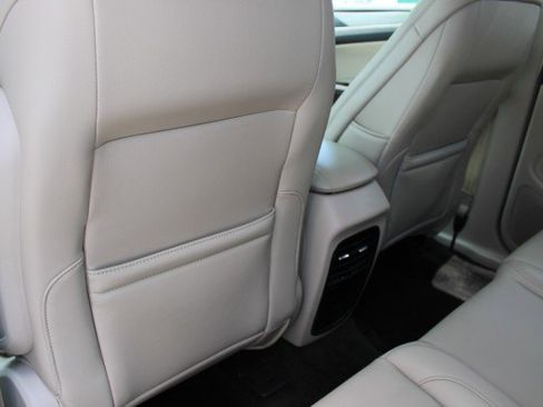 Used 2018 Lincoln MKC Premiere FWD image 18