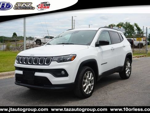 Used 2022 Jeep Compass Latitude AWD/4WD image 7