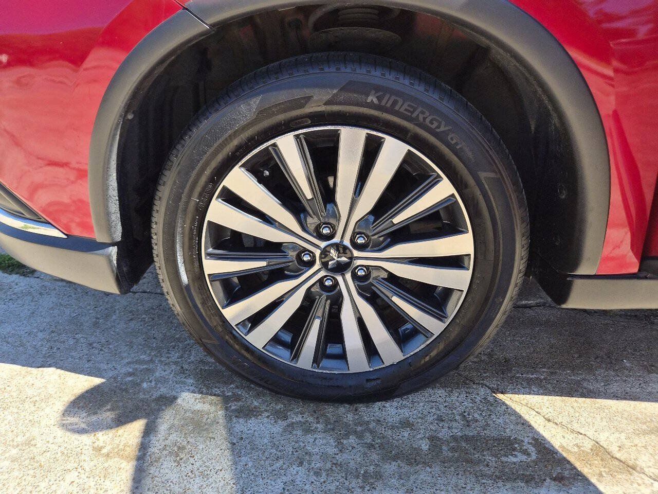 Used 2020 Mitsubishi Outlander SEL AWD/4WD image 23