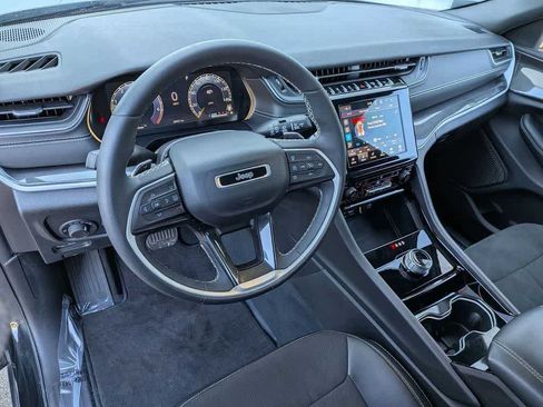 Certified 2023 Jeep Grand Cherokee Altitude AWD/4WD image 29
