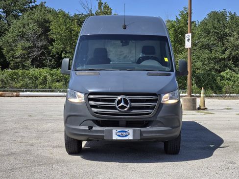 Used 2019 Mercedes-Benz Sprinter 170 image 2