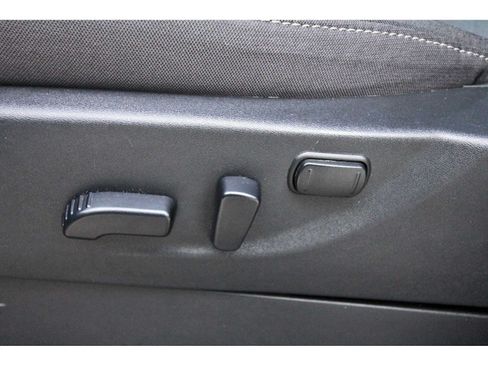 Used 2025 Nissan Frontier SV w/ SV Convenience Package RWD image 27
