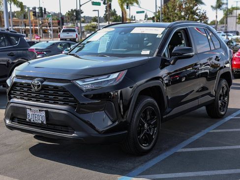 Certified 2022 Toyota RAV4 XLE w/ Convenience Package FWD image 33