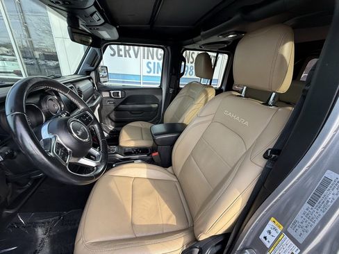 Used 2018 Jeep Wrangler Unlimited Sahara image 7