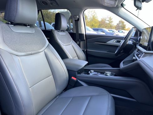 New 2026 Ford Explorer Active w/ Active Comfort Package image 27