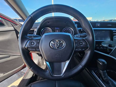 Used 2018 Toyota Camry SE w/ Convenience Package image 16