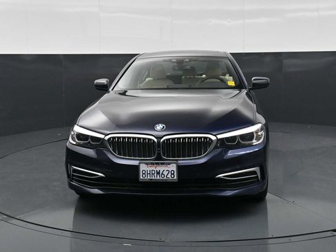 Used 2019 BMW 530e w/ Luxury Package RWD image 2