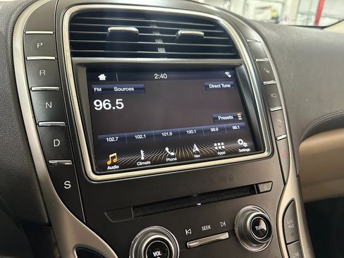 Used 2019 Lincoln Nautilus Reserve image 23