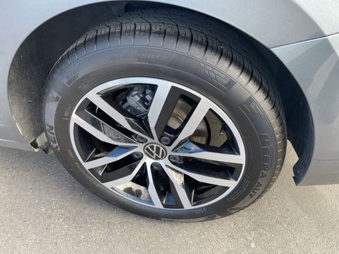 Used 2025 Volkswagen Jetta SE image 30