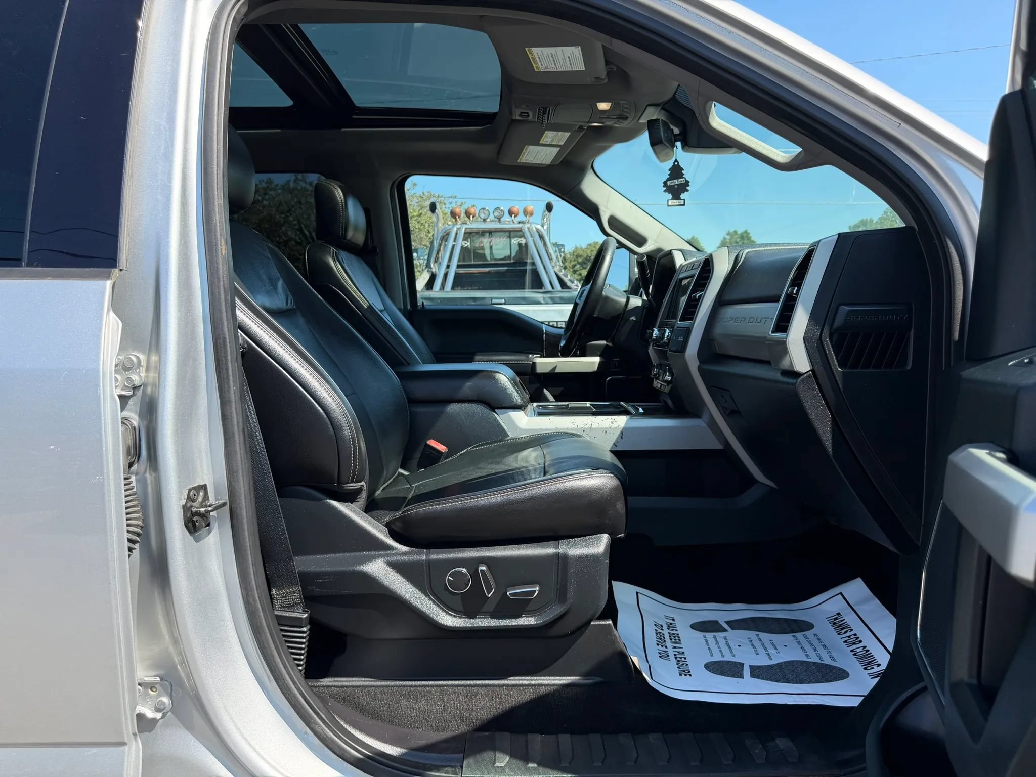Used 2019 Ford F250 Lariat w/ Lariat Ultimate Package AWD/4WD image 24