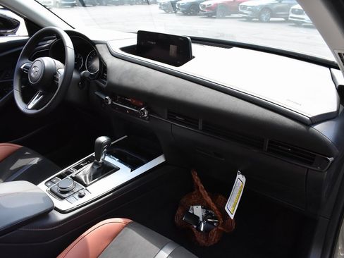 New 2025 MAZDA CX-30 Carbon image 22