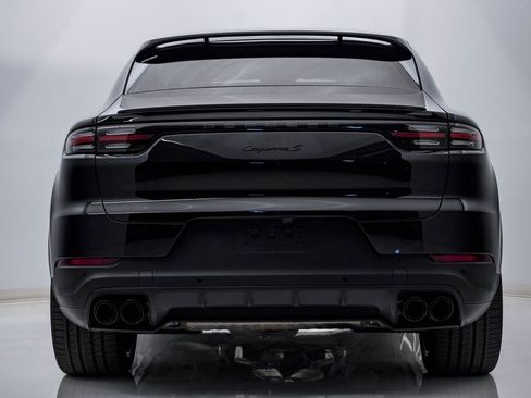 Certified 2023 Porsche Cayenne S AWD/4WD image 10