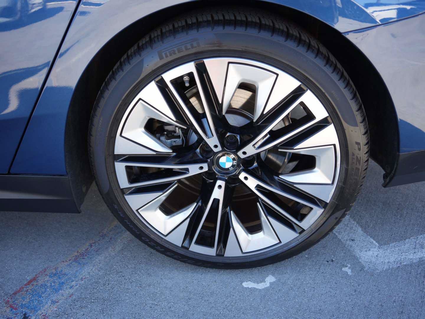 Used 2025 BMW 530i RWD image 6