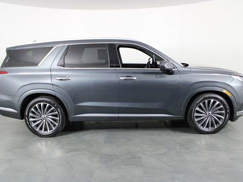 Used 2023 Hyundai Palisade Calligraphy image 15