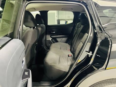Used 2025 Nissan Kicks SV FWD image 23
