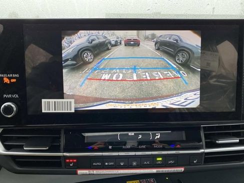 New 2026 Toyota Sienna XLE image 9