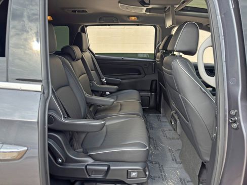 Used 2024 Honda Odyssey Elite image 44