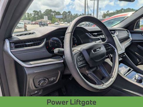 Certified 2025 Jeep Grand Cherokee L Altitude AWD/4WD image 30