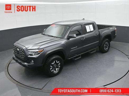 Used 2020 Toyota Tacoma TRD Off-Road AWD/4WD image 60