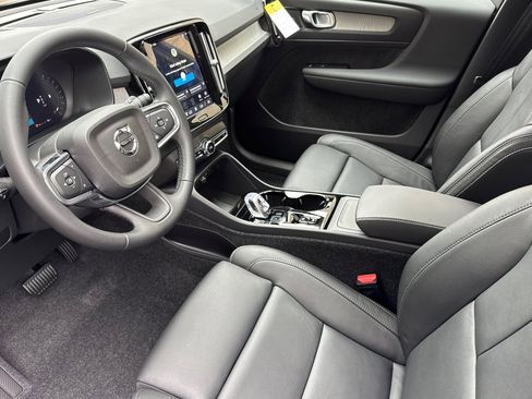 New 2026 Volvo XC40 B4 Plus w/ Climate Package image 9
