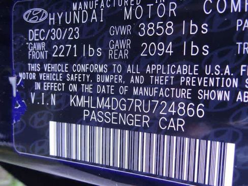 Used 2024 Hyundai Elantra SEL FWD image 46