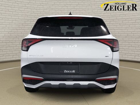 Used 2025 Kia Sportage LX AWD/4WD image 6