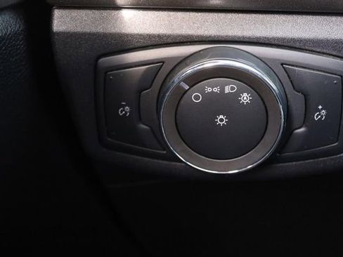 Used 2020 Ford Fusion SE image 18