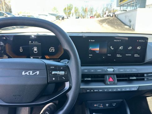 Used 2025 Kia K4 LXS image 17