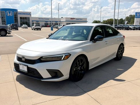 Used 2024 Honda Civic Sport image 3