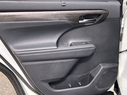 Used 2021 Toyota Highlander Platinum image 38