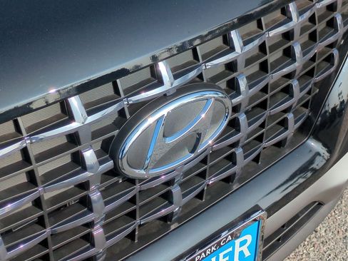 Used 2025 Hyundai Venue SEL image 30