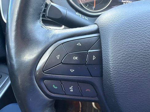 Used 2019 Jeep Cherokee Trailhawk w/ Cold Weather Group AWD/4WD image 28