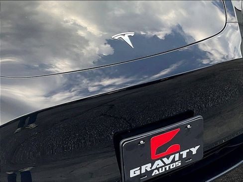 Used 2023 Tesla Model Y 2WD image 24