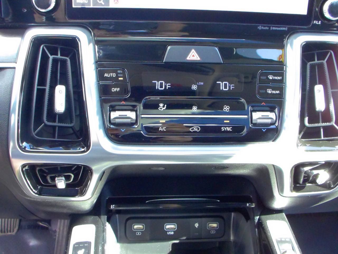 Used 2023 Kia Sorento SX AWD/4WD image 24