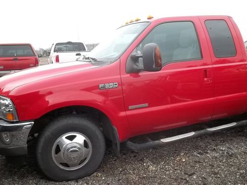Used 2004 Ford F350 XLT image 4