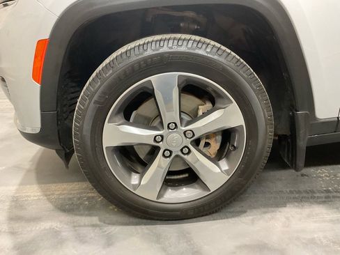 Used 2021 Jeep Grand Cherokee L Limited w/ MOPAR Finishing Package image 6