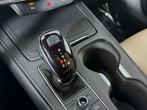 Used 2025 Cadillac XT4 Premium Luxury image 17