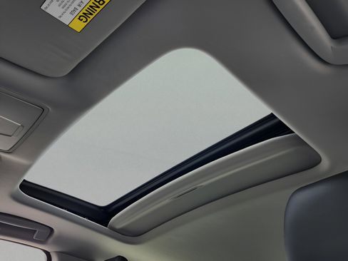 Used 2014 Acura RLX image 18