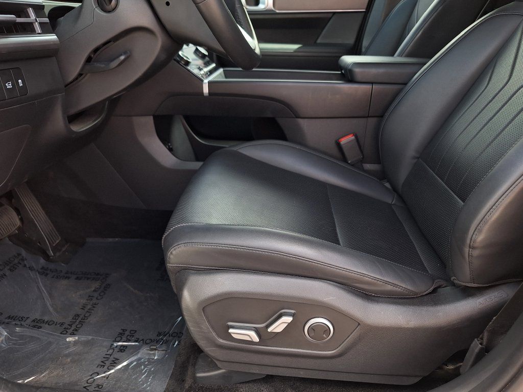 Certified 2024 Hyundai Santa Fe SEL FWD image 11